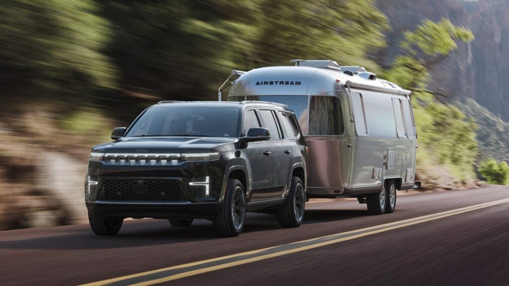 2026 Jeep Grand Wagoneer Unleashes 647-hp REEV to Take on Cadillac Escalade, Simplified Lineup 1 Grand Wagoneer