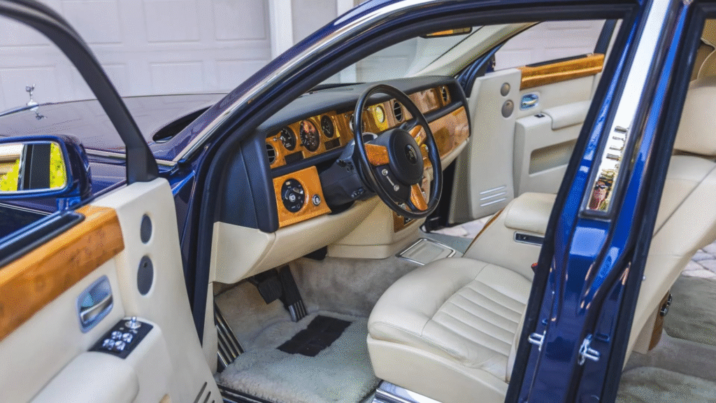 Rolls-Royce Phantom V12 2006 for Sale: Unbelievable Luxury Under $60K, Cheaper Than New BMW 5 SeriesMeta 4 image 252