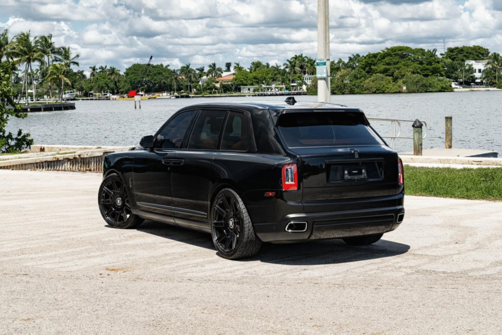 2024 Rolls-Royce Cullinan Auction: Rare Orange Interior, 24-inch Vossen Wheels, Under 6,000 Miles 3 image 282
