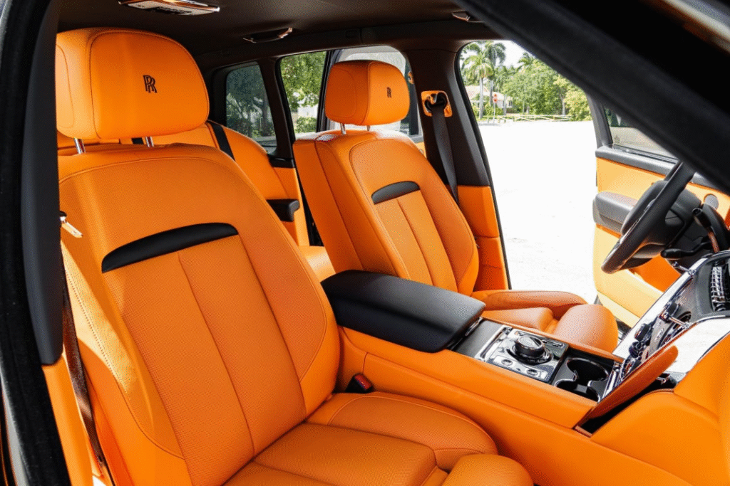 2024 Rolls-Royce Cullinan Auction: Rare Orange Interior, 24-inch Vossen Wheels, Under 6,000 Miles 7 image 285