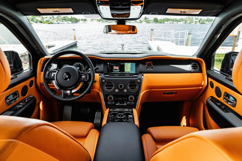 2024 Rolls-Royce Cullinan Auction: Rare Orange Interior, 24-inch Vossen Wheels, Under 6,000 Miles 5 image 287
