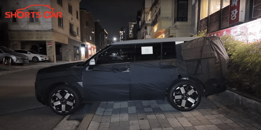 2027 Hyundai Santa Fe Interior Revealed: New Infotainment, Premium Materials, & Tech Overhaul 3 image 405