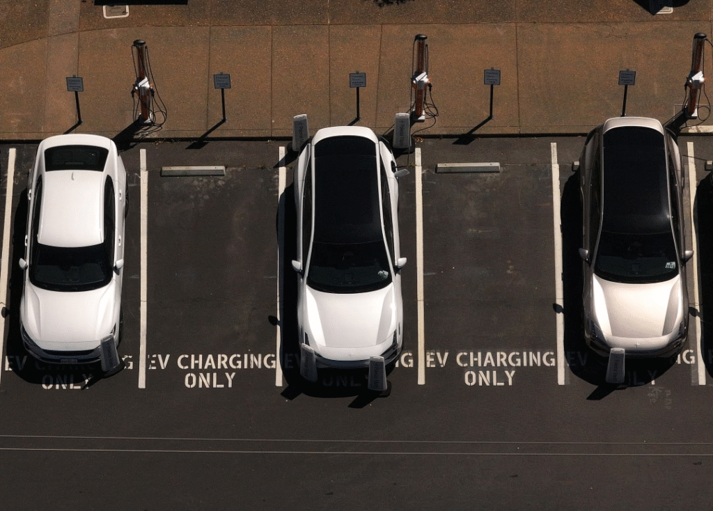 U.S. EV Charging Network Soar at Record Pace: 780 New High-Speed Stations in Q3, Infrastructure Outpaces Fading Credits 4 image 557