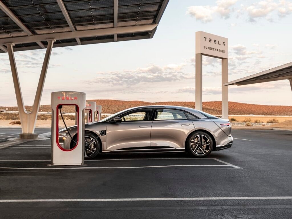 U.S. EV Charging Network Soar at Record Pace: 780 New High-Speed Stations in Q3, Infrastructure Outpaces Fading Credits 1 U.S. EV Charging Network