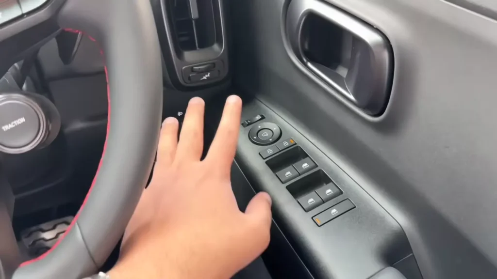 Hyundai Just Launched a Sporty New Venue N Line – The N10 Variant is Loaded! 9 new hyundai venue n line 2025 venue facelift rs 789l n10 new hazel blue colour 4 25 screenshot 6909e4c97b4f1