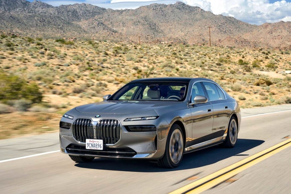 BMW Q3 Sales Soar 24% in US, Surprising i3 and 6 Series Sales Appear in Figures 1 BMW Q3