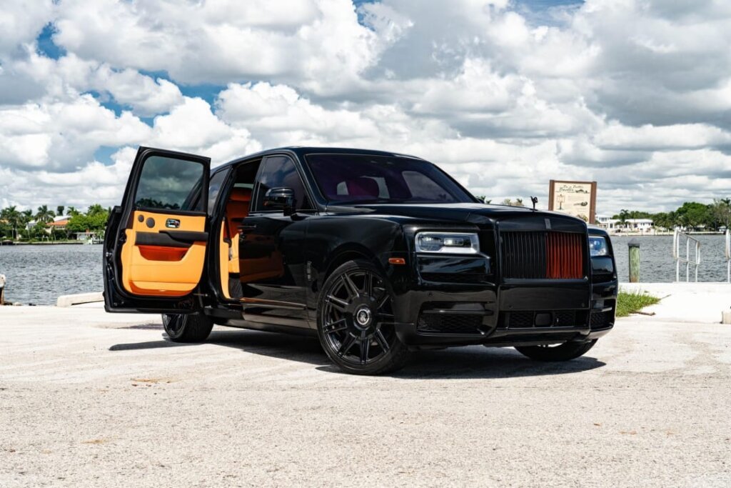 2024 Rolls-Royce Cullinan Auction: Rare Orange Interior, 24-inch Vossen Wheels, Under 6,000 Miles 1 2024 Rolls-Royce Cullinan