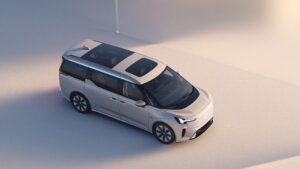 Read more about the article Volvo EM90 Plug-In Hybrid Minivan Hinted for US, Not an SUV