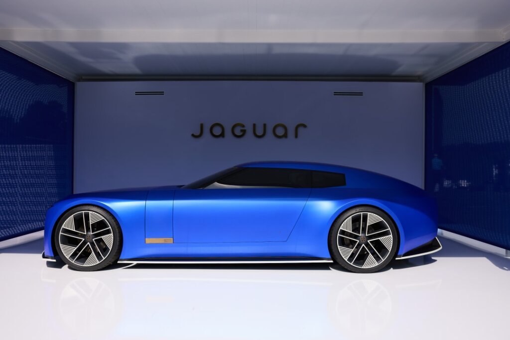 Jaguar Electric GT Delayed to 2026, Priced at $130,000, Confirmed to Have 430-Mile Range 1 Jaguar Electric GT