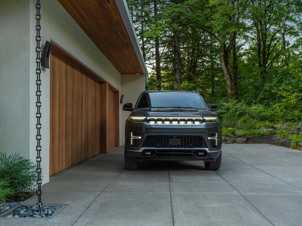 2026 Jeep Grand Wagoneer Unleashes 647-hp REEV to Take on Cadillac Escalade, Simplified Lineup 6 2026 Jeep Grand Wagoneer