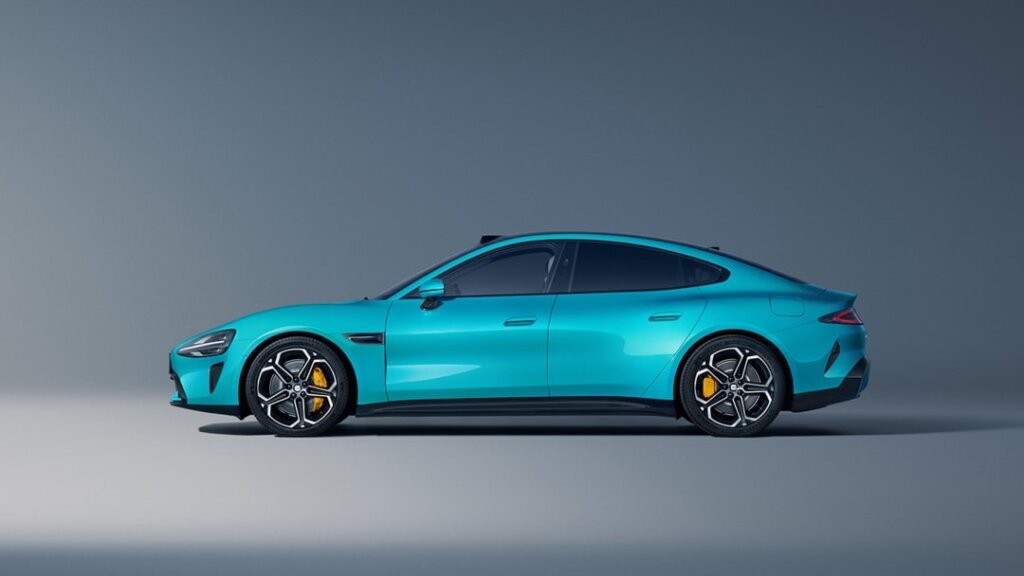 Fatal Xiaomi SU7 Crash Exposes Deadly Electronic Door Lock Flaw, Trapping Driver 1 Fatal Xiaomi SU7 Crash