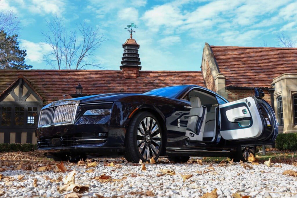 Rolls-Royce Spectre Discount: Rolls-Royce Offers $5,000 Lease Credit as EV Sales Cool 1 Rolls-Royce Spectre Discount