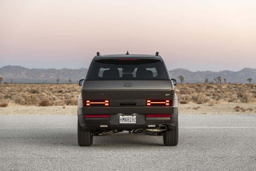 Rearview Camera Fail: Why 143,000 Hyundai Santa Fes Are Being Recalled 1 Hyundai is recalling Santa Fe models for rearview cameras