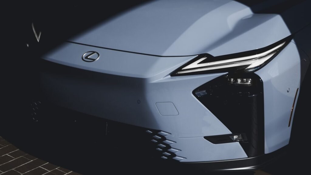 2026 Lexus ES Launches "Standard of Amazing" Campaign with New EV Option 1 2026 Lexus ES