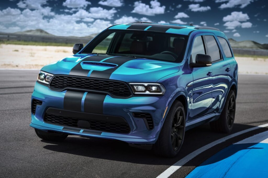 Dodge Durango B5 Blue Returns: Classic High-Impact Color Option Unveiled for 2026 V8 SUV 1 Dodge Durango B5