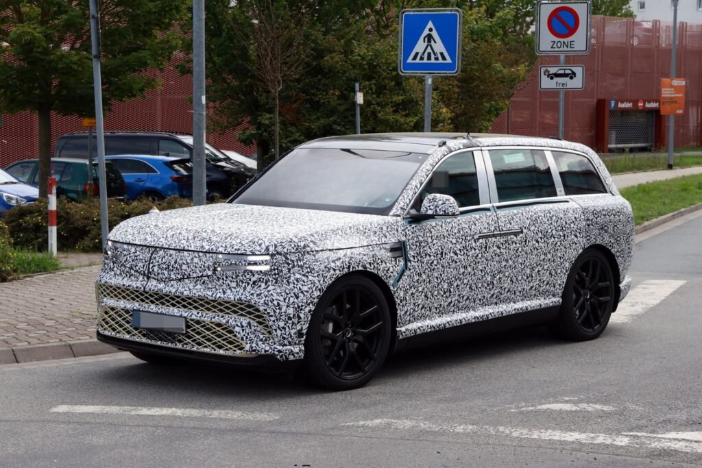 Genesis GV90 Coach Doors Confirmed in New Spy Photos 1 Genesis GV90 Coach Doors