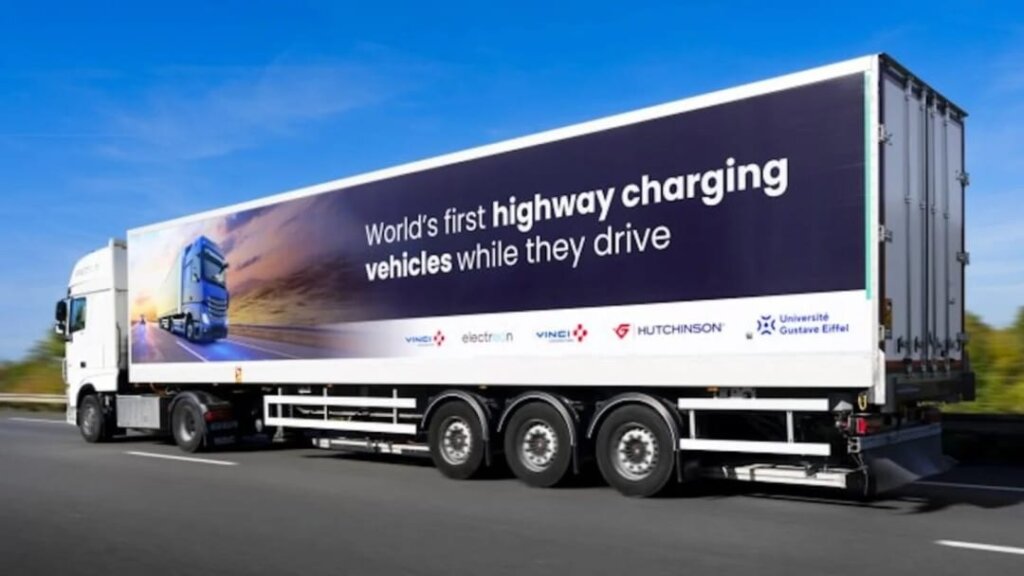 First Wirelessly Charging Highway