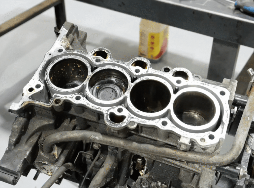 Hyundai Veloster Turbo Engine Failure: 1.6L Gamma Teardown Exposes Catastrophic Damage 1 Hyundai Veloster Turbo Engine Failure