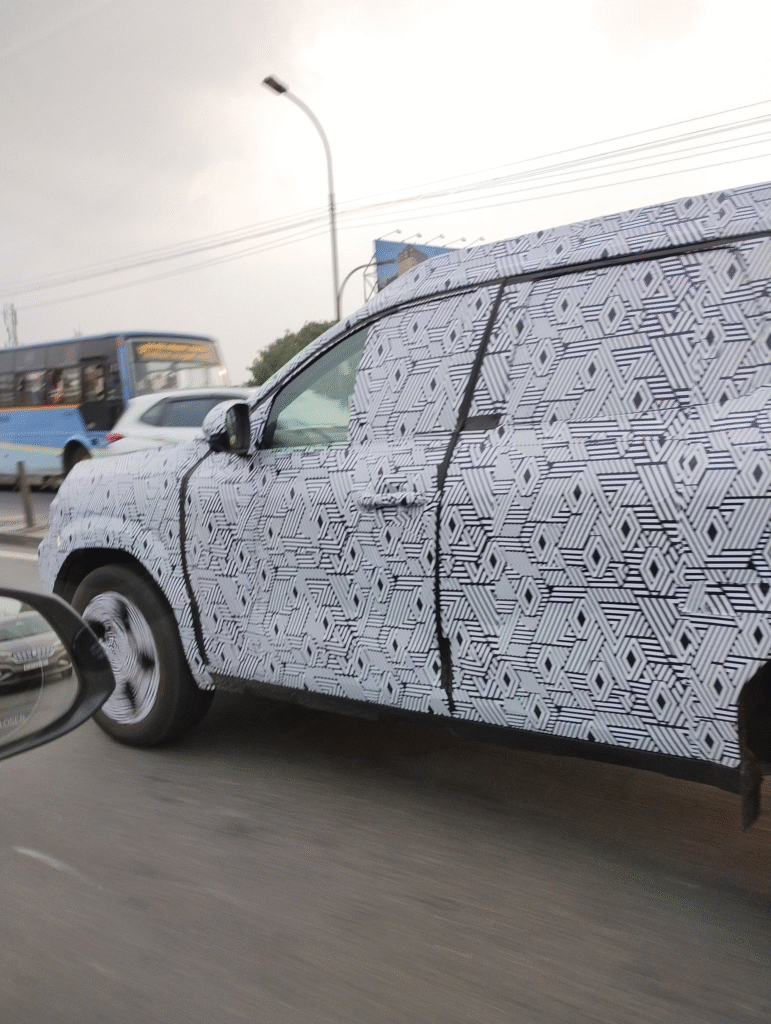 The Legend Returns – New Renault Duster Spied in India with Massive Upgrades 3 image 1056