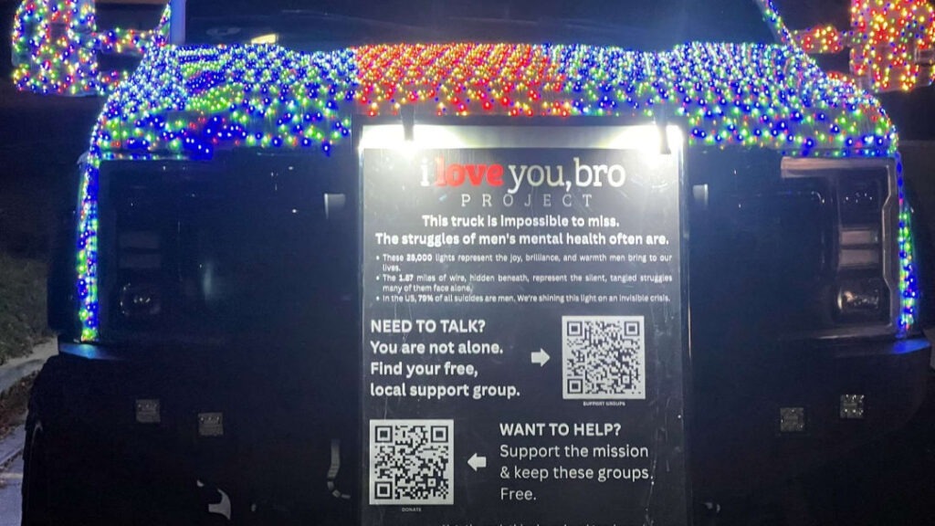 Ford Super Duty Christmas lights Project Took 20 Hours and Supports "I Love You, Bro" 1 Ford Super Duty Christmas lights