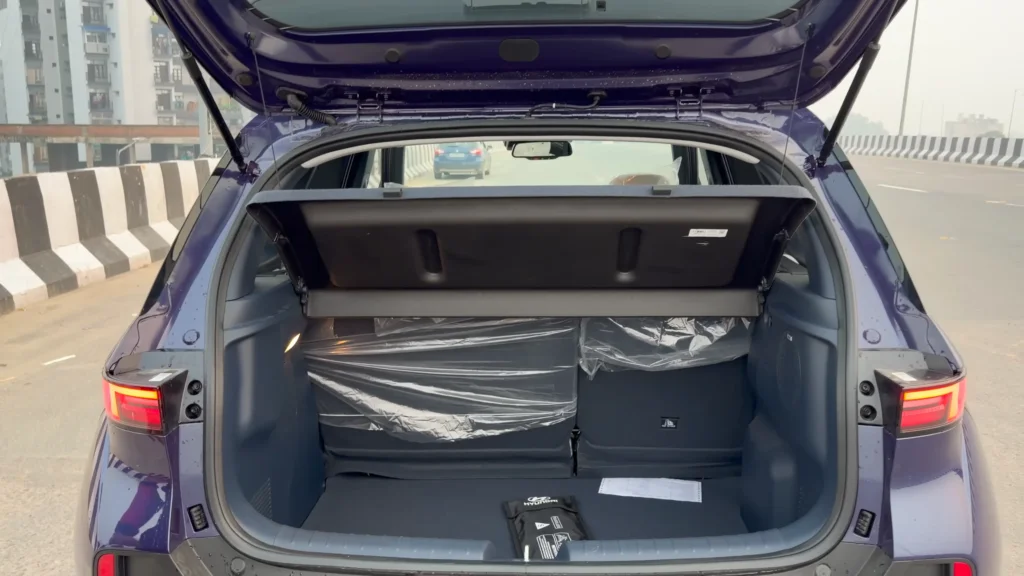 Venue Launch Price Announced – Hyundai’s Compact SUV Gets More Power, Space & Features! 4 image 221