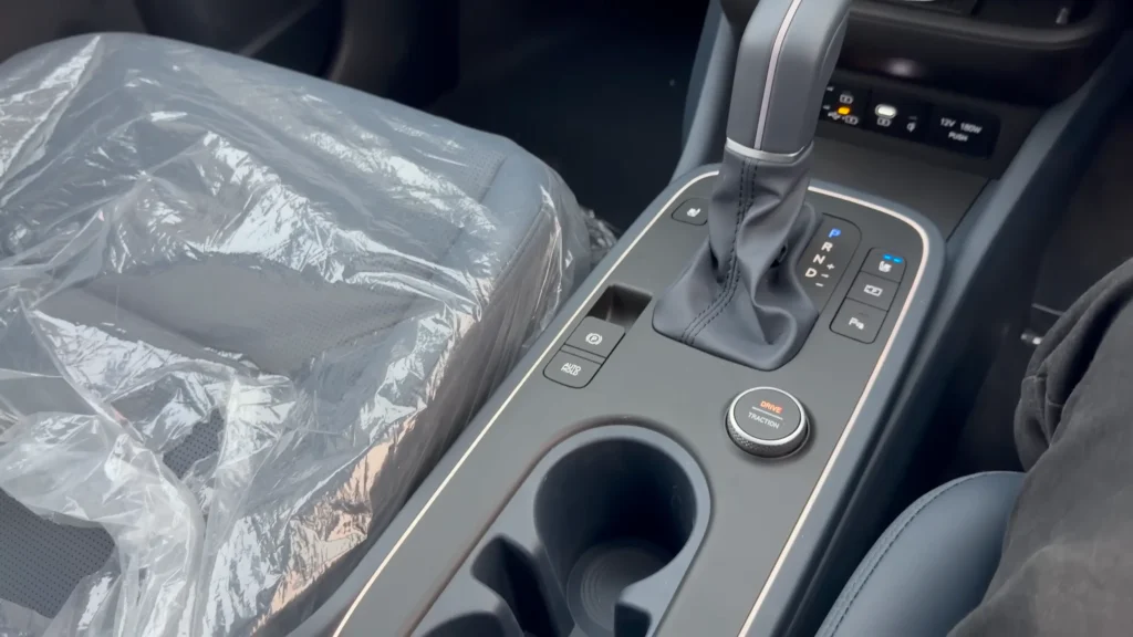 Venue Launch Price Announced – Hyundai’s Compact SUV Gets More Power, Space & Features! 8 image 224