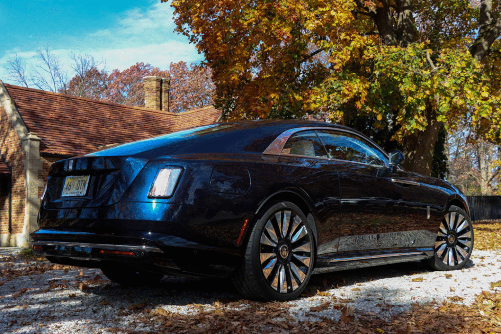 Rolls-Royce Spectre Discount: Rolls-Royce Offers $5,000 Lease Credit as EV Sales Cool 2 image 341