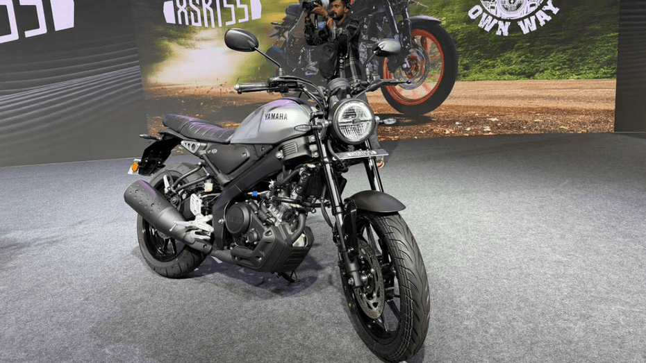 The R15's Stunning Retro Twin is Finally Here (And It's Only ₹1.49 Lakh) 3 image 609