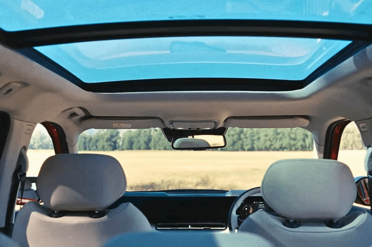 The New Tata Sierra Has 3 Screens and a Soundbar — Your Move, Hyundai 4 image 782