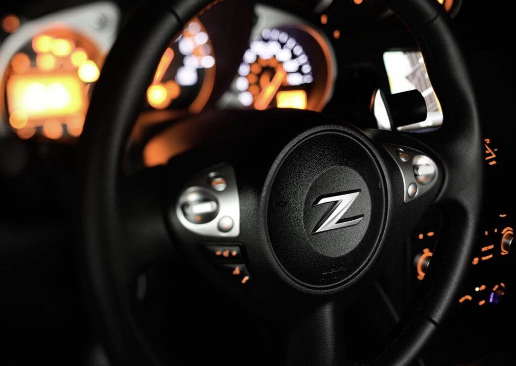 Nissan 350Z vs 370Z: Is the 370Z a Worthy Successor? 1 Nissan 350Z vs 370Z