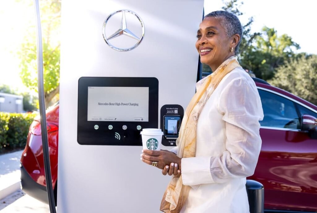 Mercedes Benz 400 kW fast charging Supports NACS and CCS Plugs for All EVs 1 Mercedes Benz 400 kW fast charging