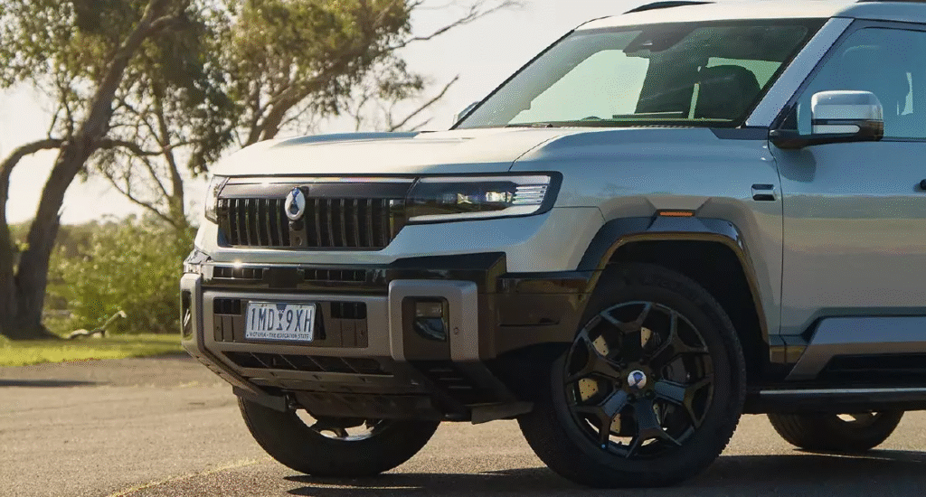 Denza B8 Pricing Announced – New Luxury Off-Roader Undercuts Rivals 3 image 273