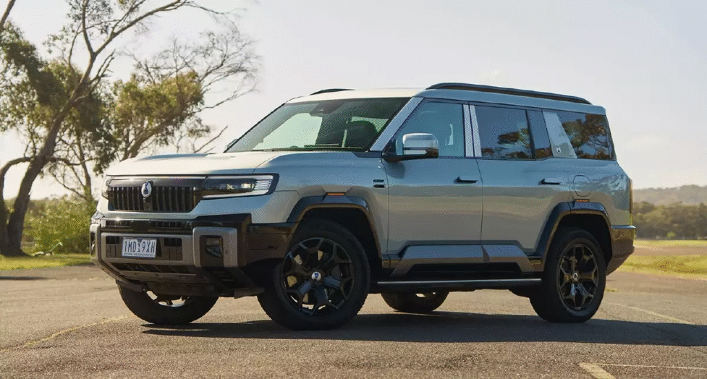 Denza B8 Pricing Announced – New Luxury Off-Roader Undercuts Rivals 5 image 274